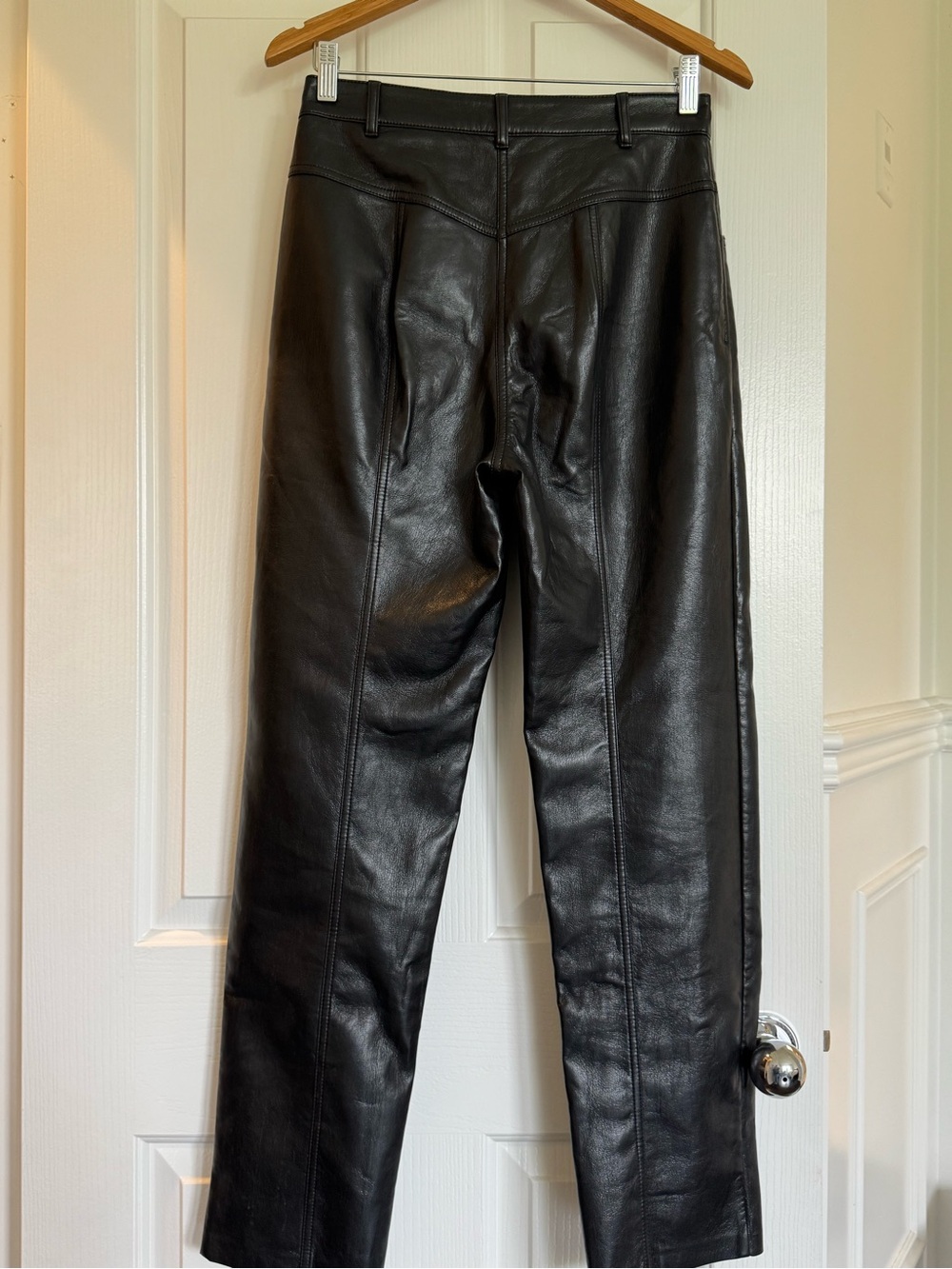Aritzia Wilfred Rebel Pants Japanese Vegan Leather 8 Black High-waisted preowned - Picture 2 of 15